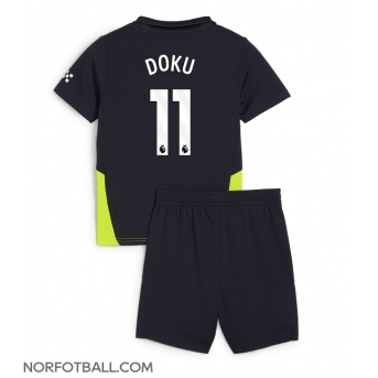 Billige Fotballdrakt Manchester City Jeremy Doku #11 Replika Bortedraktsett Barn 2024-25 Kortermet (med bukser)